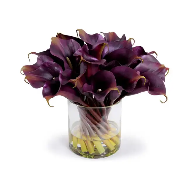 Exclusive Calla Lilies Glass Vase Arrangement kuwait | Gift Exclusive ...