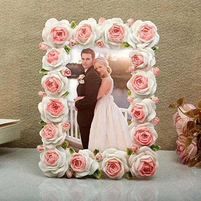 Digital Photo Frame Roses Buy/Send Personalised Rose Photo Frame Online- FNP