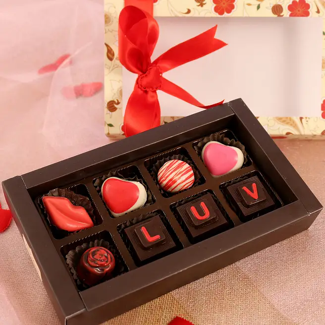 Luv Box Buy/Send Chocolates LUV Box Online- FNP