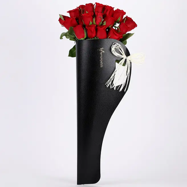 Fnp Red Roses Buy/Send 20 Red Roses In FNP Black Sleeve Online- FNP