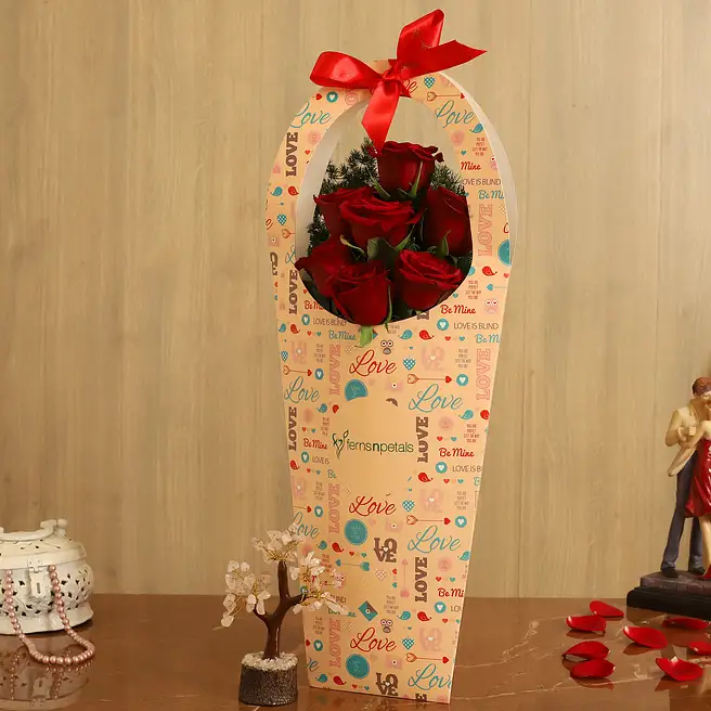 Fnp Red Roses Buy/Send Red Roses In FNP Love Sleeve & Wish Tree Online- FNP