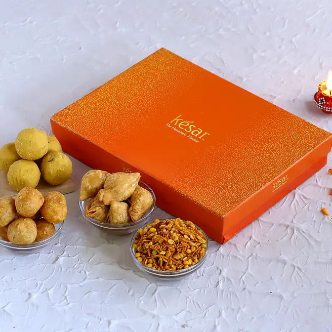 Buy/Send Delightful Sweet N Savoury Gift Box Online- FNP