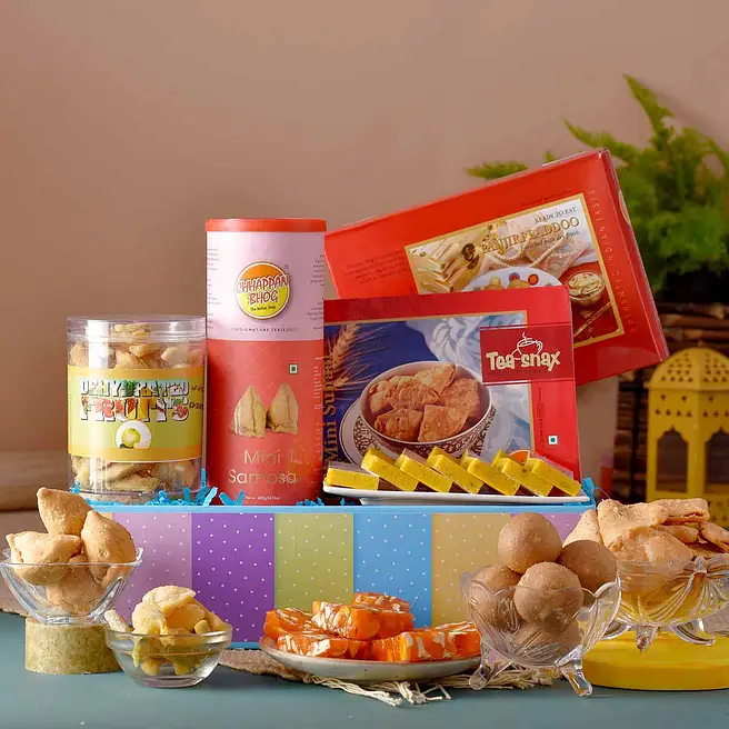 Buy/Send Sweet & Savoury Treats Gift Hamper Online- FNP