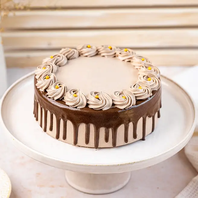 Chocolate Fudge Drizzled Cake