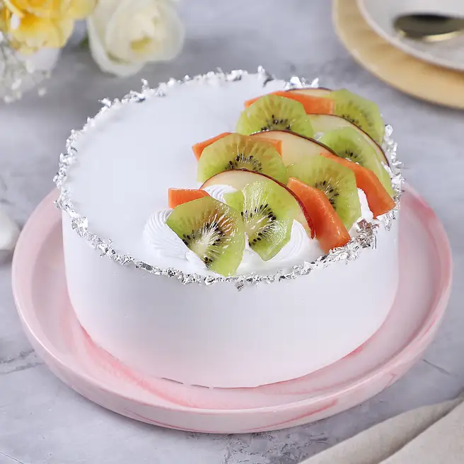 Mixed Fruit Creamy Cake