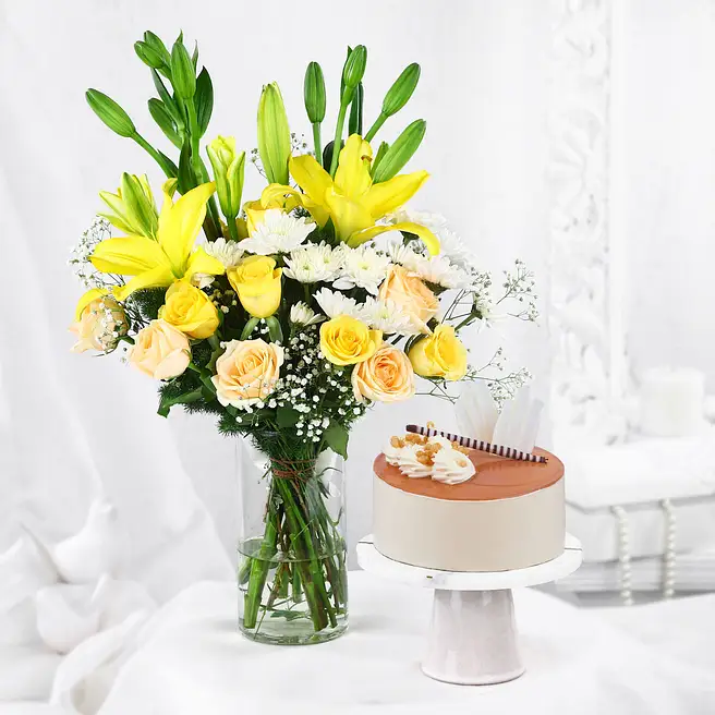 Golden Bliss Bouquet with Cake