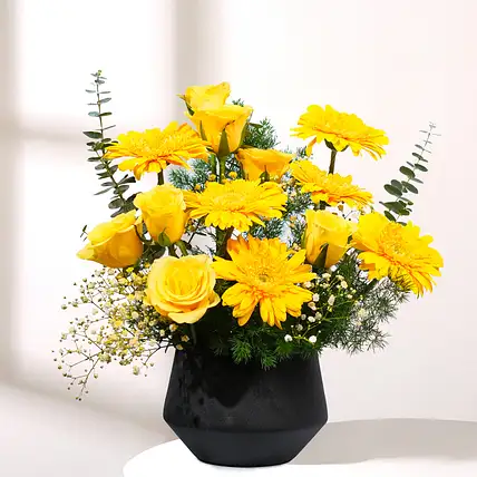 Modern Contrast Yellow Rose Display-picture-45