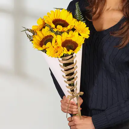 Valentines Golden Love Floral Bouquet-picture-20