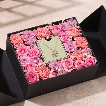 Charming Pendant n Flower Hamper Surprise-picture-12
