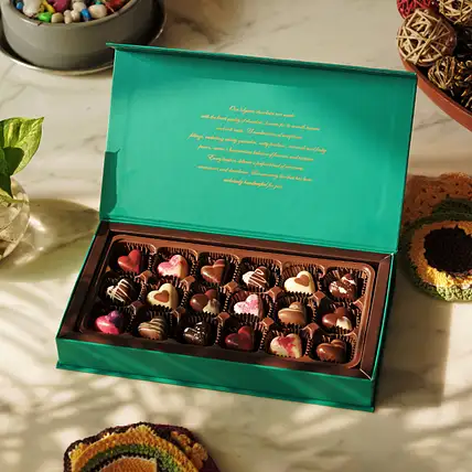 Buy/Send Hearts N Bites Chocolate Box Online- FNP