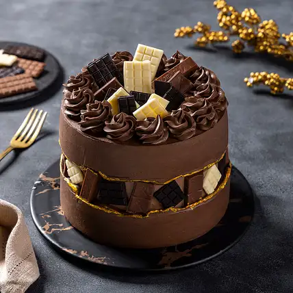 Choco Magic Eggless Cream Cake-image-18
