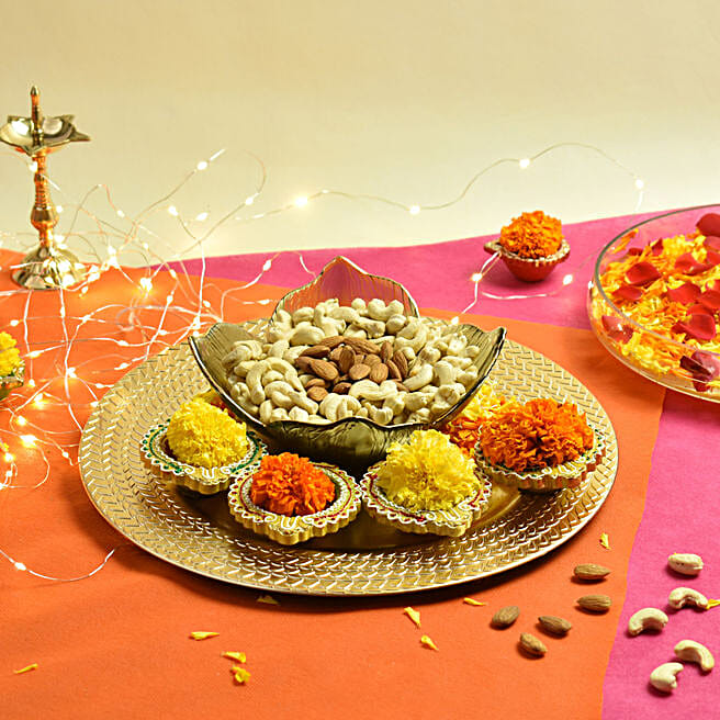 Dry Fruits And Diyas In A Platter qatar Gift Dry Fruits And