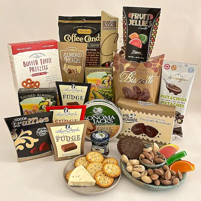 Sweet And Savoury Treats Premium Diwali Hamper usa | Gift Sweet And ...